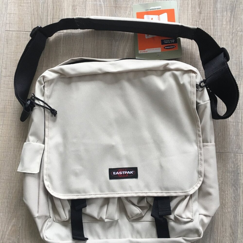 NEW Vintage Eastpak Locker II Messenger Shoulder Bag Bookbag Laptop Padded Back